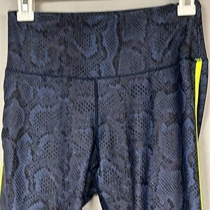 BCBGMAXAZRIA Animal / Snake Print Leggings, Medium